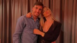 Entramos a la cocina de Caro Calvagni y Nicolás Tagliafico: moderna, repleta de copas y con una canilla exclusiva para el agua del mate