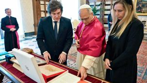 250726_milei_papa_karina_afp_g