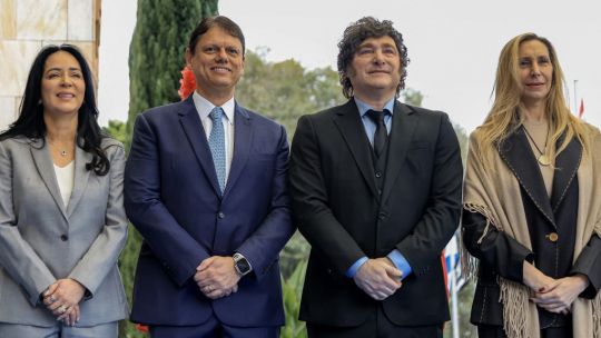 Milei recibió un premio en San Pablo y se espera su discurso en el acto de campaña de Flavio Bolsonaro