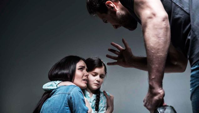 250726_infantil_violencia_genero_shutterstock_g