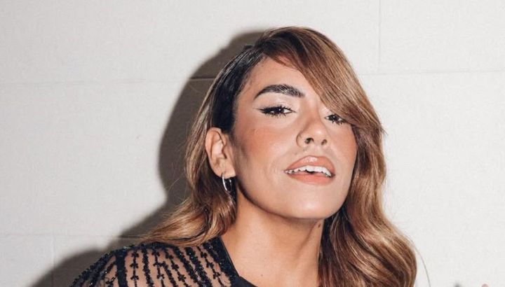 Anita Espósito mostró la nueva decoración de su habitación: almohadones, estrellas y la ayuda de la IA