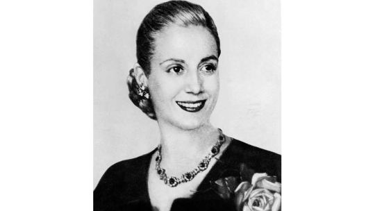 Eva Perón en narraciones de Walsh y Borges