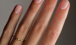 Uñas lipgloss: la manicura elegante del verano europeo que llegará a la Argentina