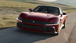 Ferrari presentó el 12Cilindri Manuale