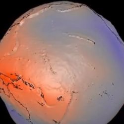 Las imágenes y datos recopilados por las misiones de la NASA confirman que la superficie de nuestro planeta está lejos de ser simétrica y pulida.