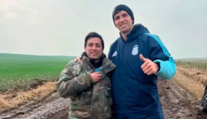 Dibu Martínez y Leonardo Albarracín