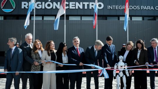 Con reclamos por retenciones y rutas, Llaryora, Pullaro y Frigerio inauguraron sede de la Región Centro en San Francisco