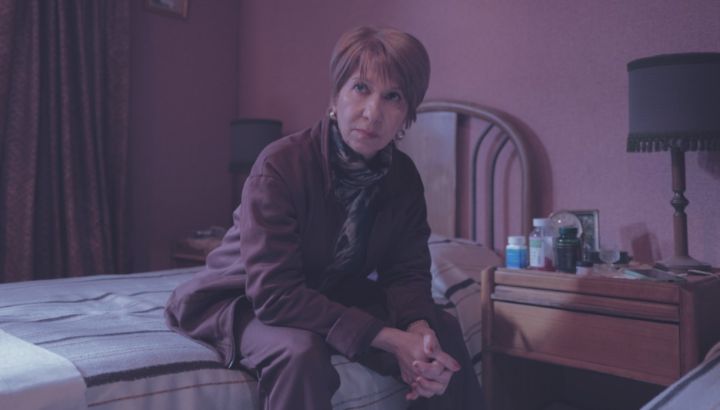 Netflix revela el arte principal de la miniserie "Mis muertos tristes"