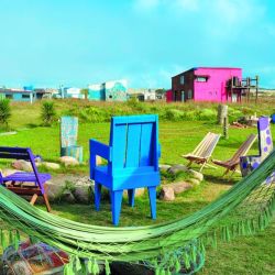 Desde Barra de Valizas, dos senderos permiten llegar a pie hasta Cabo Polonio entre playas vírgenes, médanos móviles, monte nativo y vistas abiertas al Atlántico.