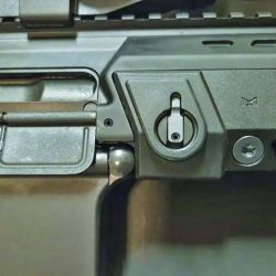Tras 60 años de servicio, el Fusil Automático Liviano comenzará a ser reemplazado por el israelí ARAD, en calibres 5,56 x 45 mm y 7,62 x 51 mm. 