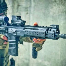 Tras 60 años de servicio, el Fusil Automático Liviano comenzará a ser reemplazado por el israelí ARAD, en calibres 5,56 x 45 mm y 7,62 x 51 mm. 