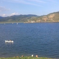 El objetivo principal del proyecto consiste en ordenar las actividades recreativas sin comprometer el equilibrio ecológico del humedal.