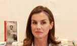 Letizia Ortiz reinventó la sastrería con un sofisticado look monocromático