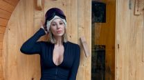 Así es la increíble cabaña de Noelia Marzol en San Martín de los Andes: construida con madera, estufa hogar XL y baño vintage