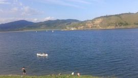 El objetivo principal del proyecto consiste en ordenar las actividades recreativas sin comprometer el equilibrio ecológico del humedal.