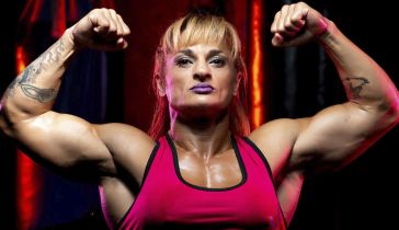 Alejandra "Locomotora" Oliveras