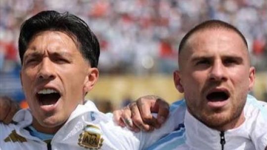Con guardaespaldas: Alexis Mac Allister y Licha Martínez preocupados por el odio antiargentino en Inglaterra