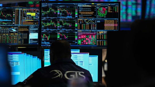 El Riesgo País baja a 441 puntos en medio de la volatilidad internacional
