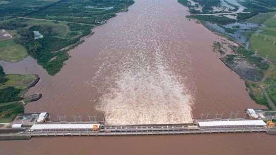 El Niño mantendrá al río Uruguay en aguas altas hasta fines de octubre advirtió el Instituto Nacional del Agua