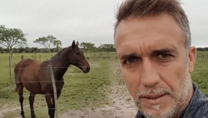 La nueva vida de Gabriel Omar Batistuta a los 57 años: alejado de la ciudad, sin amigos de verdad y enfocado en sus tres nietos