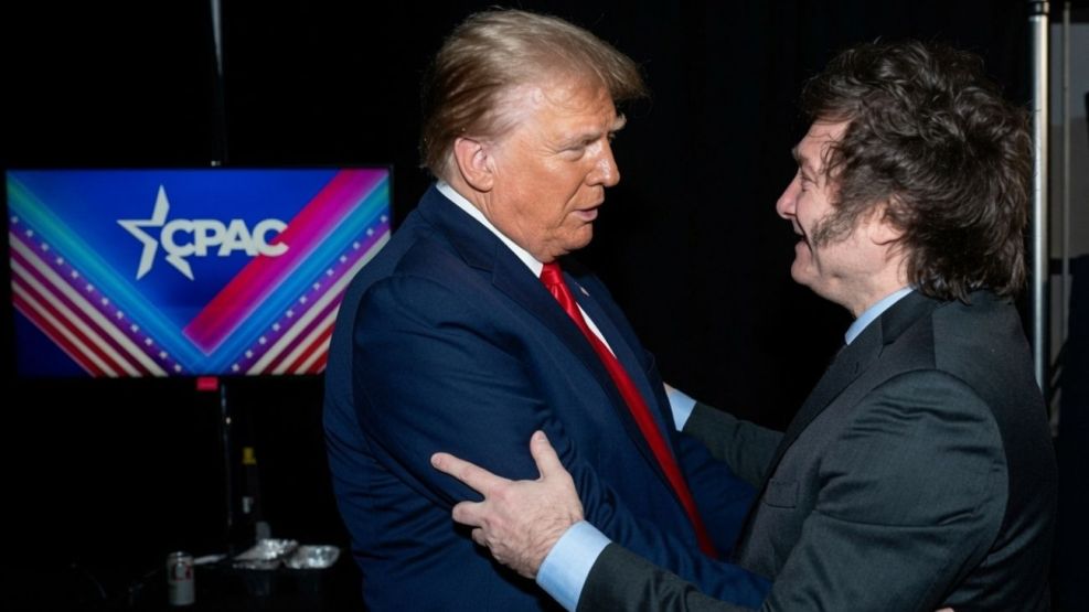 El abrazo entre Javier Milei y Donald Trump