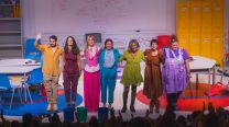 El elenco de la obra "El chat de mamis"