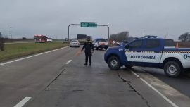 Accidente en la autopista Córdoba-Rosario: tres muertos tras un violento choque contra un guardarraíl en Morrison