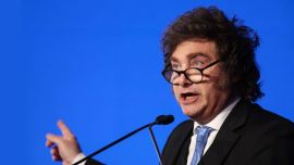 La trastienda del DNU contra el "odio a la Argentina": los hilos del Gobierno tras la restricción a extranjeros