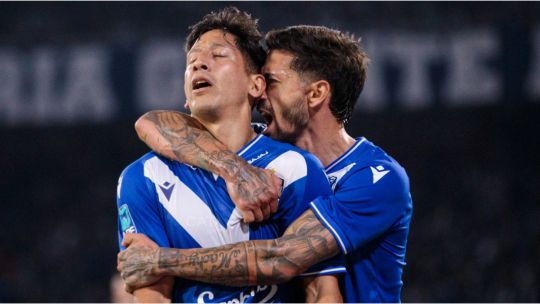 Triunfazo en Córdoba: Vélez le ganó 3-1 a Talleres sobre la hora y quedó como único líder de la Zona A