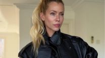 Nicole Neumann mostró cómo combinar un conjunto deportivo con un trench y marcar tendencia