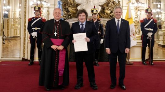 Javier Milei recibió al enviado del Vaticano para definir la histórica visita del papa León XIV
