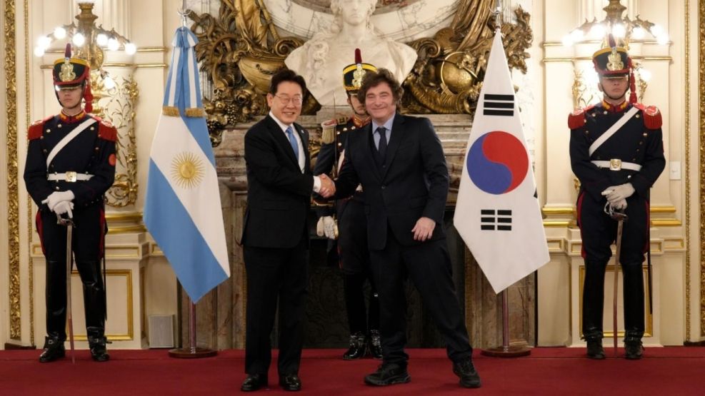Milei y el mandatario surcoreano Lee Jae Myung