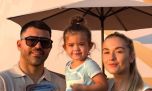 Olivia, la hija del Kun Agüero y Sofía Calzetti, deslumbró con sus tiernos looks playeros