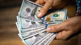 010826_dolar_xinhua_g