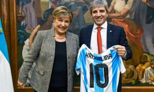 010826_georgieva_caputo_x_g