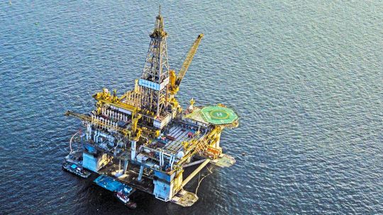 010826_malvinas_plataforma_petrolera_bloomberg_g