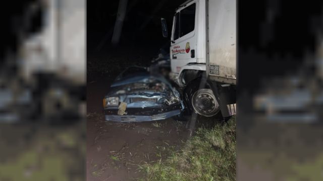 Choque en Luján de un camión con un auto: hubo 7 muertos.
