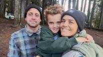 Mica Vázquez y Gerónimo Klein junto a su hijo Baltazar