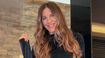 Así es la oficina de Maca Rinaldi para trabajar como psicóloga: cuadro, biblioteca y flores