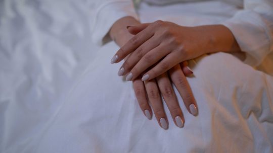 Soap nails, jelly nails o milk nails: cuáles son las diferencias entre las manicuras del momento