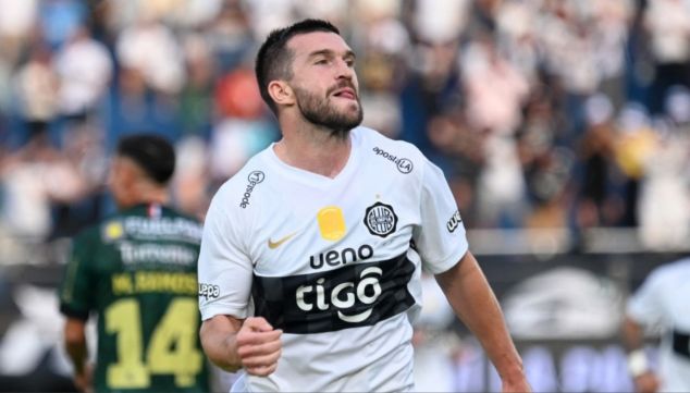 Tim Payne con Olimpia de Paraguay