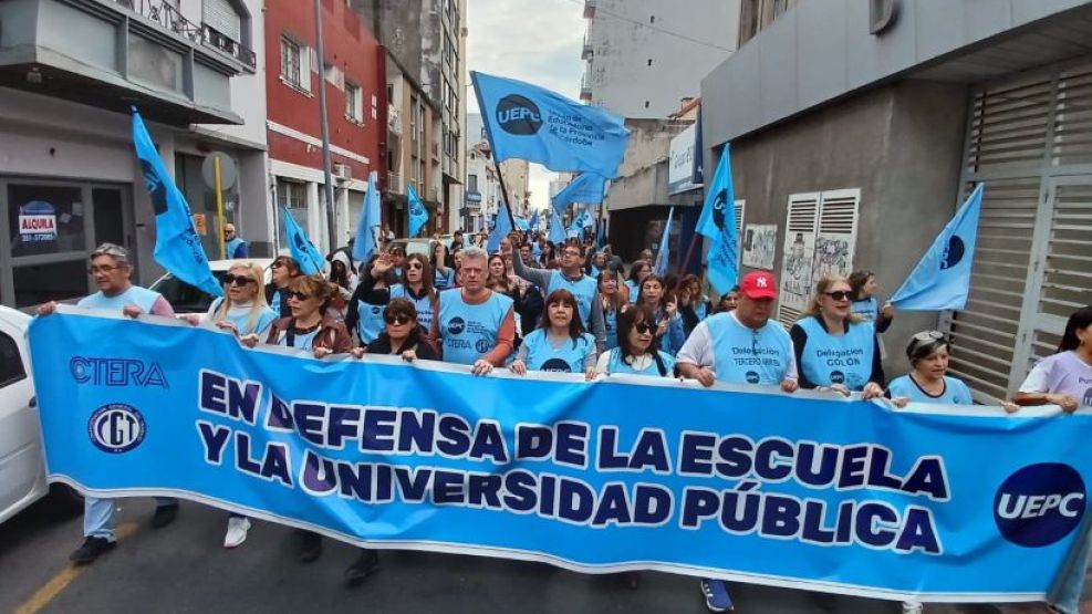 03-08-2026 UEPC paro docente marcha Córdoba