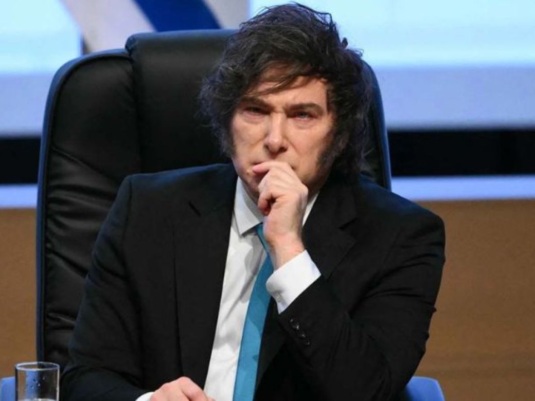La soledad de Javier Milei y la crisis de gestión en las columnas políticas del fin de semana | Perfil