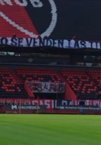 Bandera de Newell's en contra de la reforma de la "Ley de Tierras"
