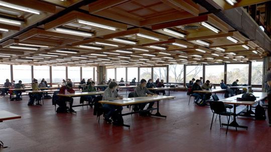 La facultad de Ciencias Exactas de la UBA repudia a Milei por hablar de estudiantes "terroristas"