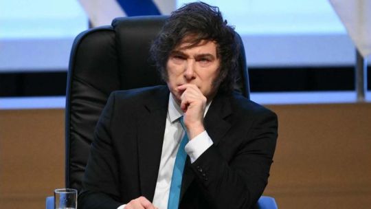 Desgaste del oficialismo: el 65% desaprueba la gestión de Milei y seis de cada diez votarían un cambio de gobierno en 2027