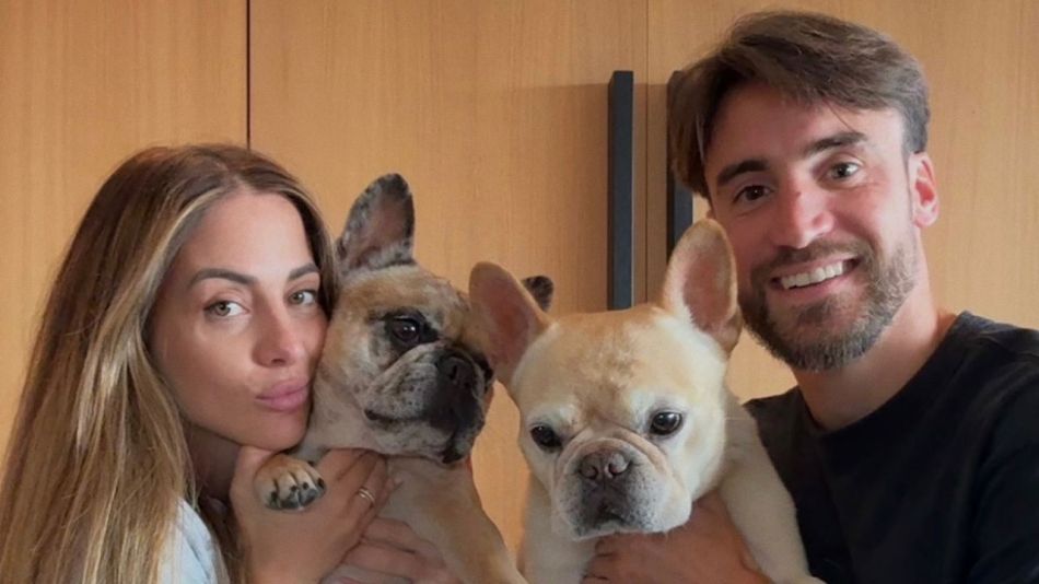 Caro Calvagni y Nicolás Tagliafico con Galo e India