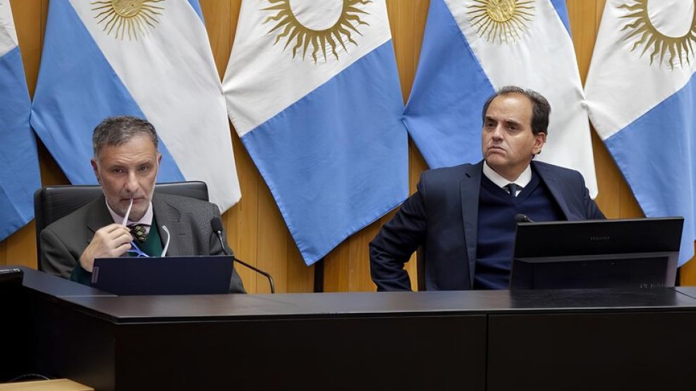 Guillermo Arias junto a Juan Manuel LLamosas en sesión 