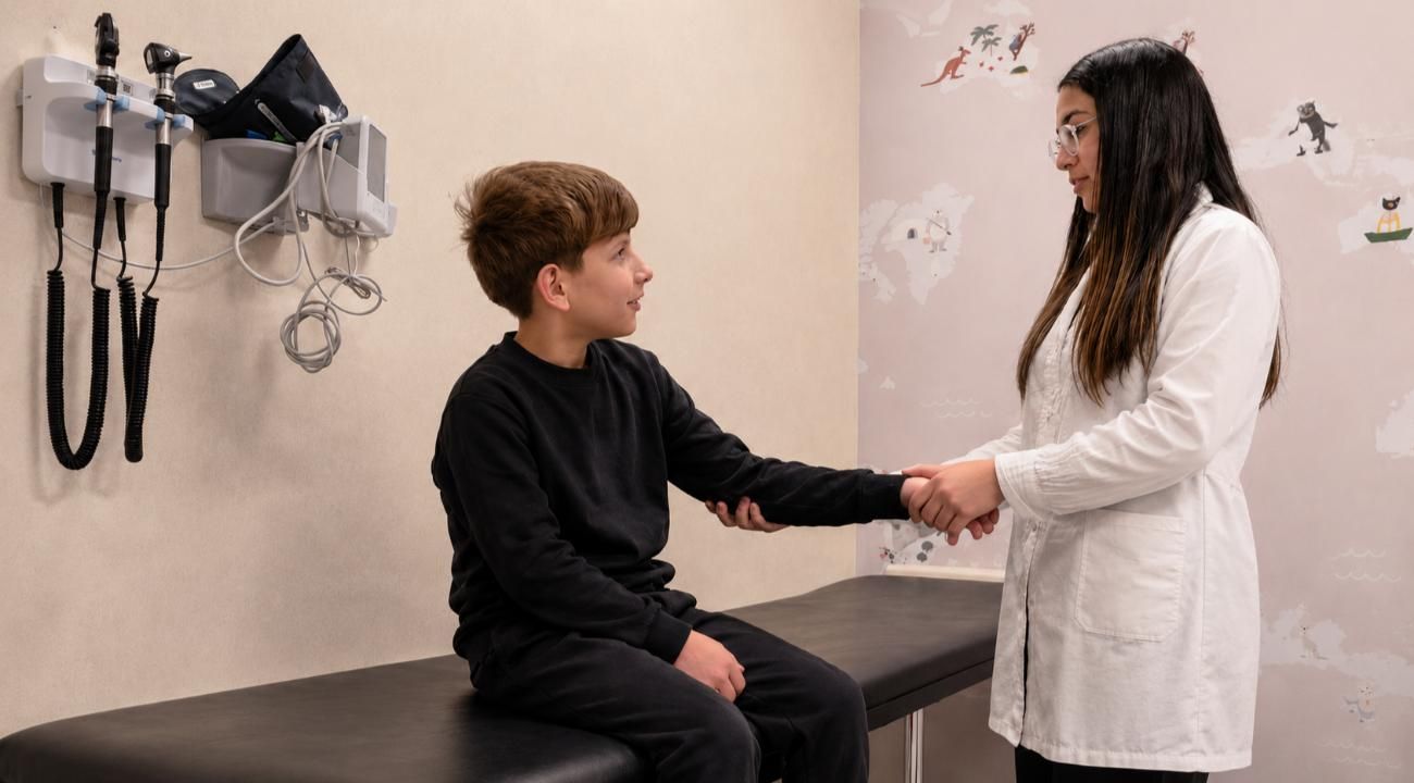 ¿Dolor de crecimiento o una señal de alerta? Lo que los padres deben saber