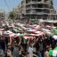 Fotogaleria Imagen de palestinos asistiendo al funeral masivo de 112 víctimas, en la Ciudad de Gaza. El funeral se produjo después de que los restos de las víctimas fueron recuperados recientemente debajo de los escombros